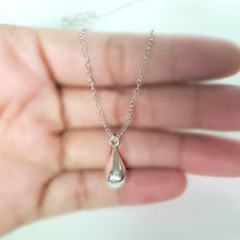 Load image into Gallery viewer, Sterling Silver Elegant Teardrop Necklace -- N209
