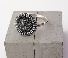 Load image into Gallery viewer, Sterling Silver Oxidized Sunflower Ring -- EF0239
