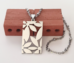 Stainless Steel Flower Cutout Necklace -- EF0246