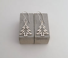 Load image into Gallery viewer, Sterling Silver Pine Tree Dangle Earrings -- E226

