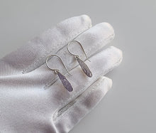 Load image into Gallery viewer, Sterling Silver Hammered Teardrop Dangle Earrings -- E280
