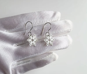 Sterling Silver Snowflake Dangle Earrings -- E281